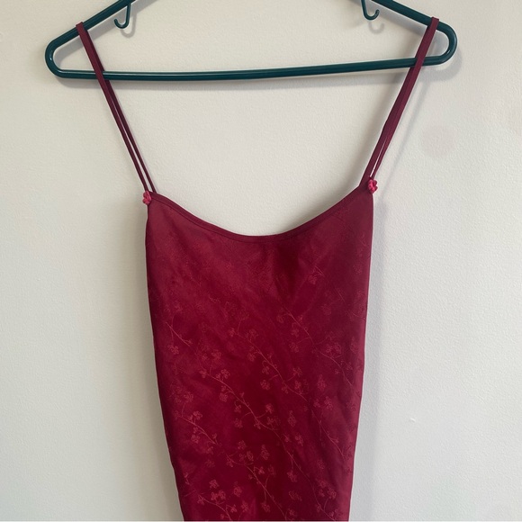 Elegant Red Slip Dress - Picture 8 of 8